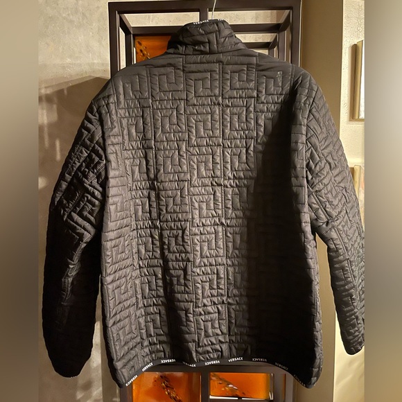 VERSACE UNISEX 🌟 100% AUTHENTIC & NWT—Size M / 48 - Picture 7 of 16